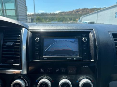 Used 2019 Toyota Sequoia SR5 AWD/4WD image 21