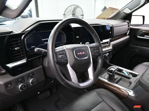 Used 2023 GMC Sierra 1500 Elevation w/ LPO, Elevation Black Package image 10