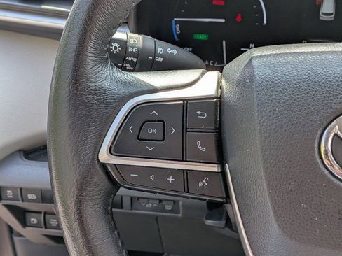 Used 2022 Toyota Sienna XLE AWD/4WD image 19