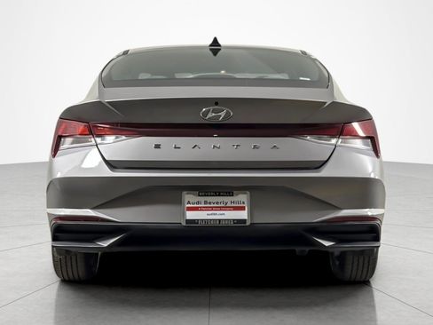 Used 2023 Hyundai Elantra SEL FWD image 4