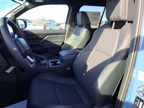 New 2025 Toyota 4Runner TRD Off-Road Premium image 17