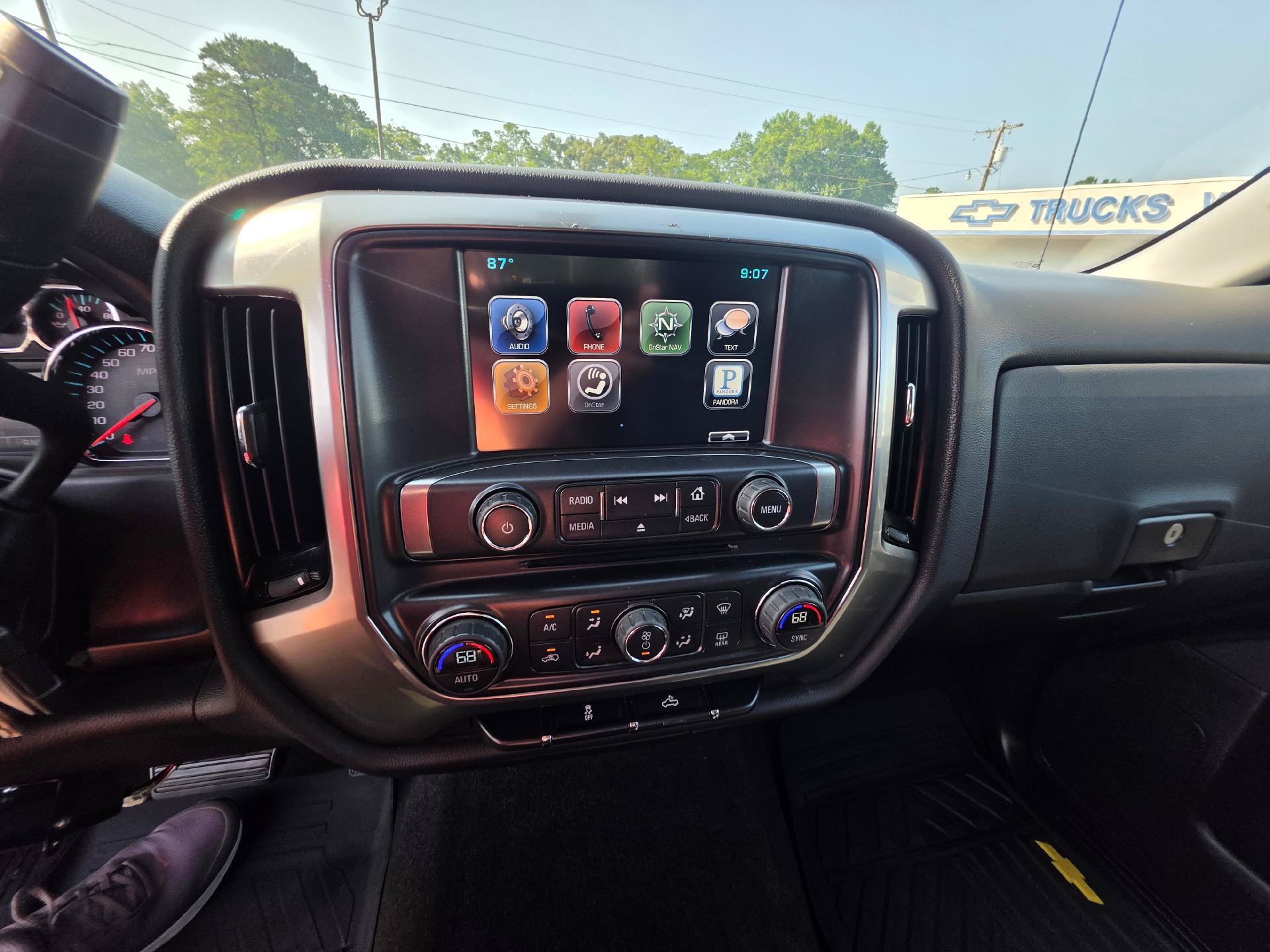 Used 2015 Chevrolet Silverado 1500 LT w/ LT Convenience Package AWD/4WD image 16