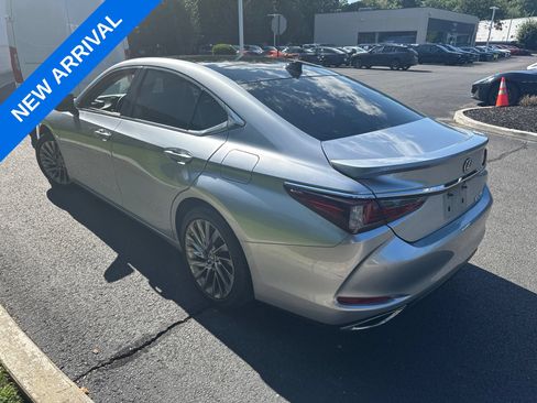 Used 2024 Lexus ES 350 Ultra Luxury w/ Accessory Package (Z2) FWD image 4
