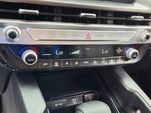 Used 2023 Kia Telluride LX FWD image 22