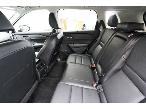 Used 2024 Nissan Rogue SV w/ SV Premium Package FWD image 9