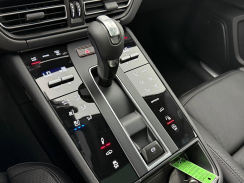 New 2026 Porsche Macan S image 22