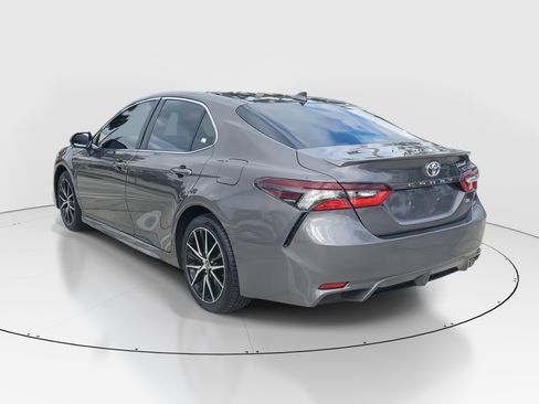 Used 2023 Toyota Camry SE image 5