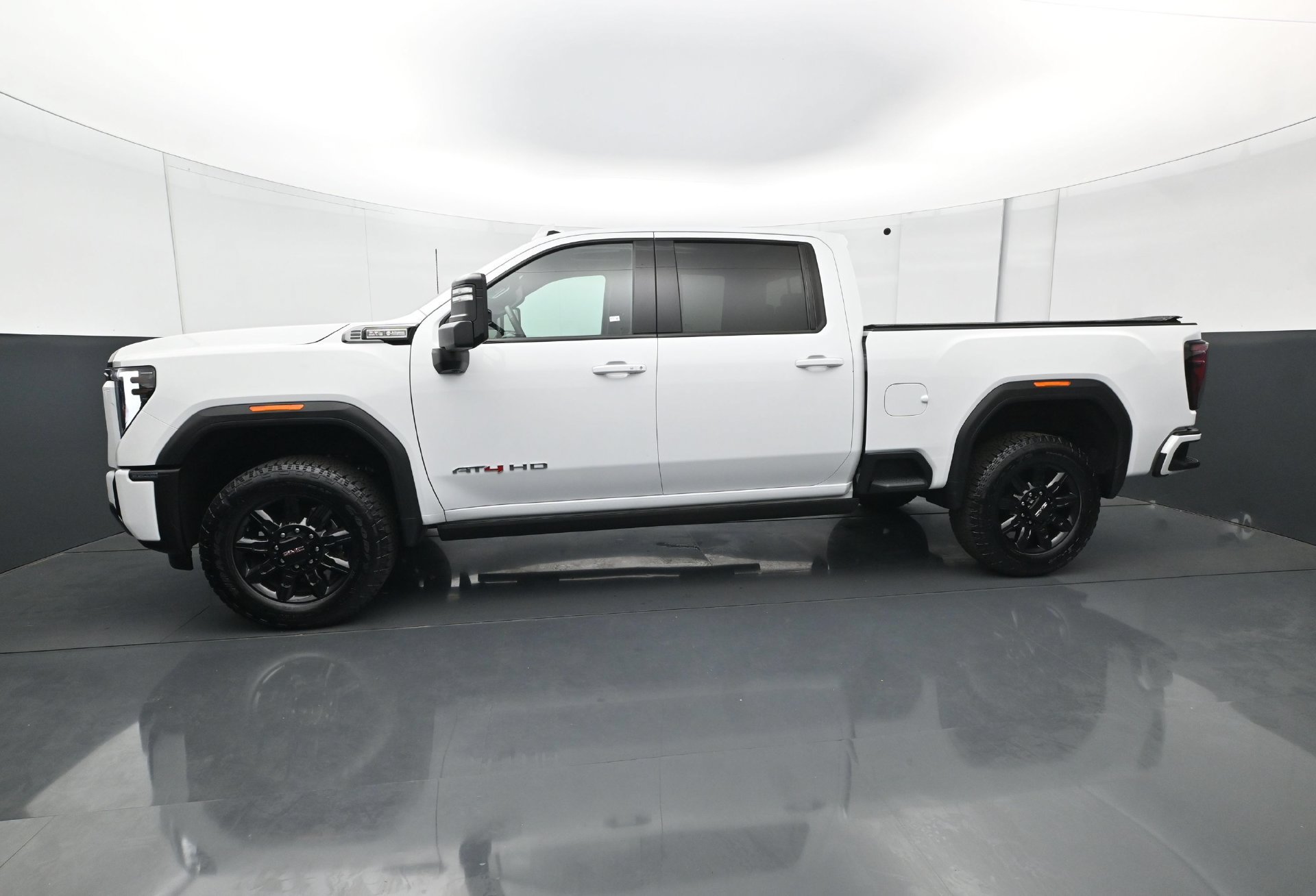 Used 2026 GMC Sierra 3500 AT4 w/ AT4 Premium Plus Package AWD/4WD image 3