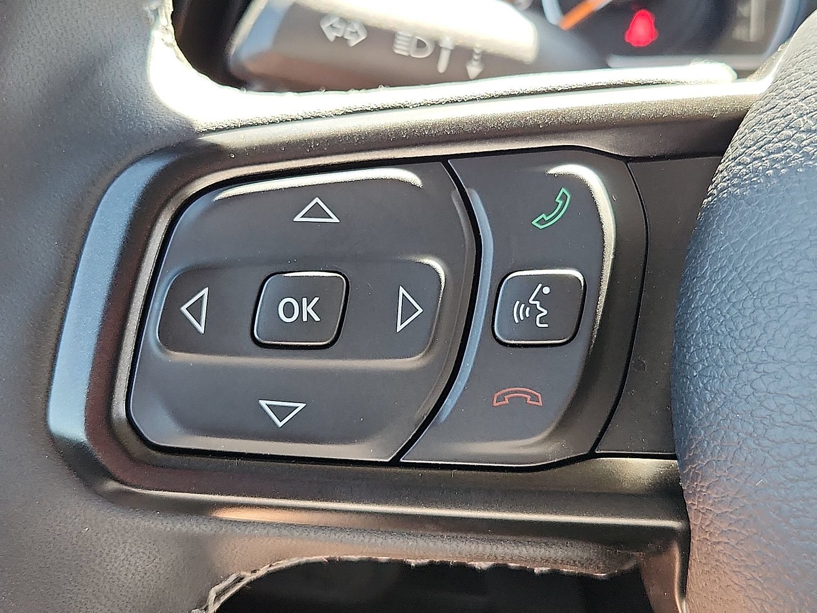 Used 2025 Jeep Gladiator Mojave w/ Safety Group AWD/4WD image 15