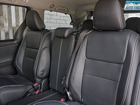 Used 2016 Toyota Sienna SE FWD image 26
