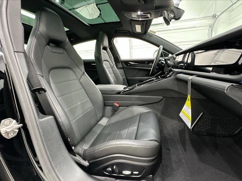 Certified 2025 Porsche Panamera 4 AWD/4WD image 22