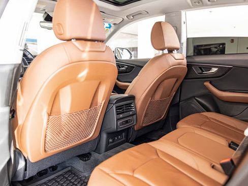 Used 2022 Audi Q8 Premium image 33