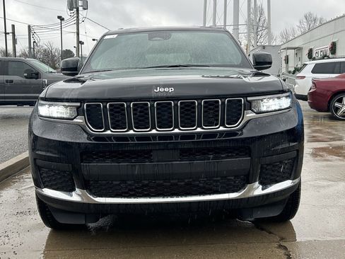 Used 2025 Jeep Grand Cherokee L Laredo w/ Luxury Tech Group I image 3