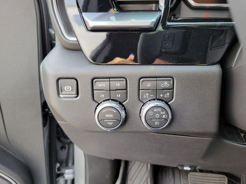 New 2026 GMC Sierra 1500 SLT image 20