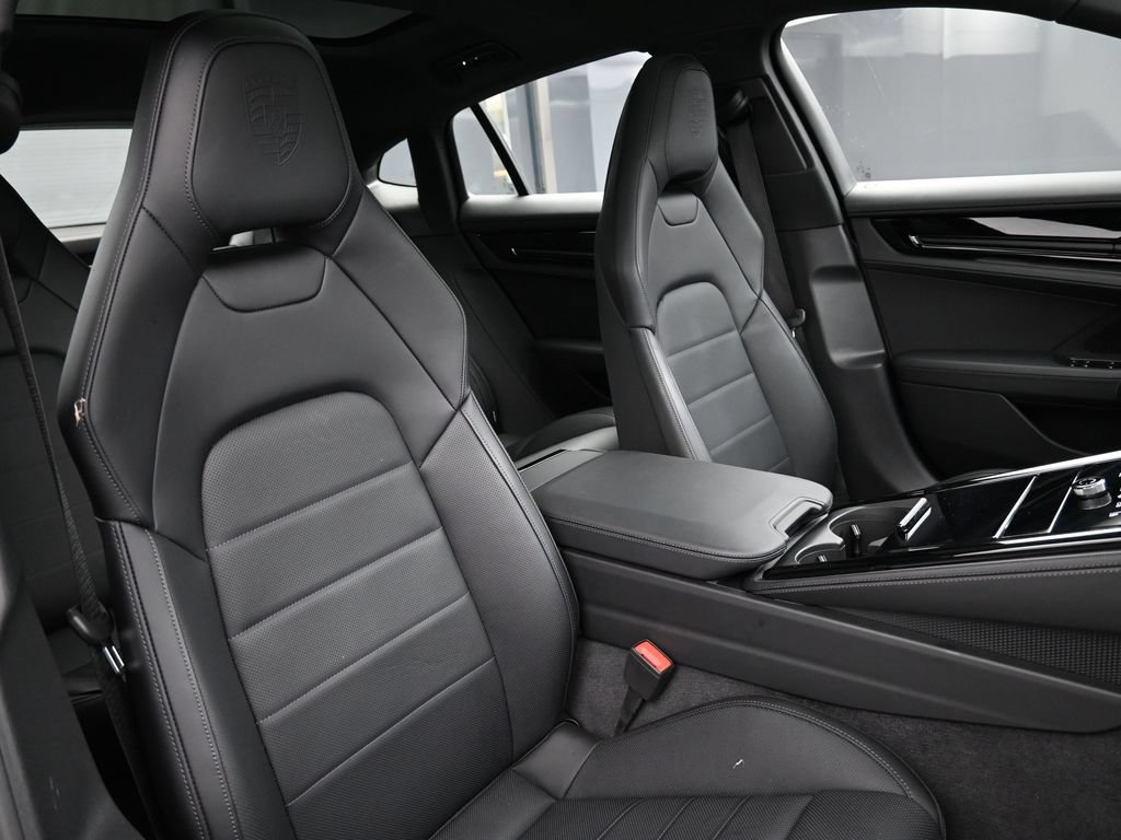 Certified 2025 Porsche Panamera RWD image 29