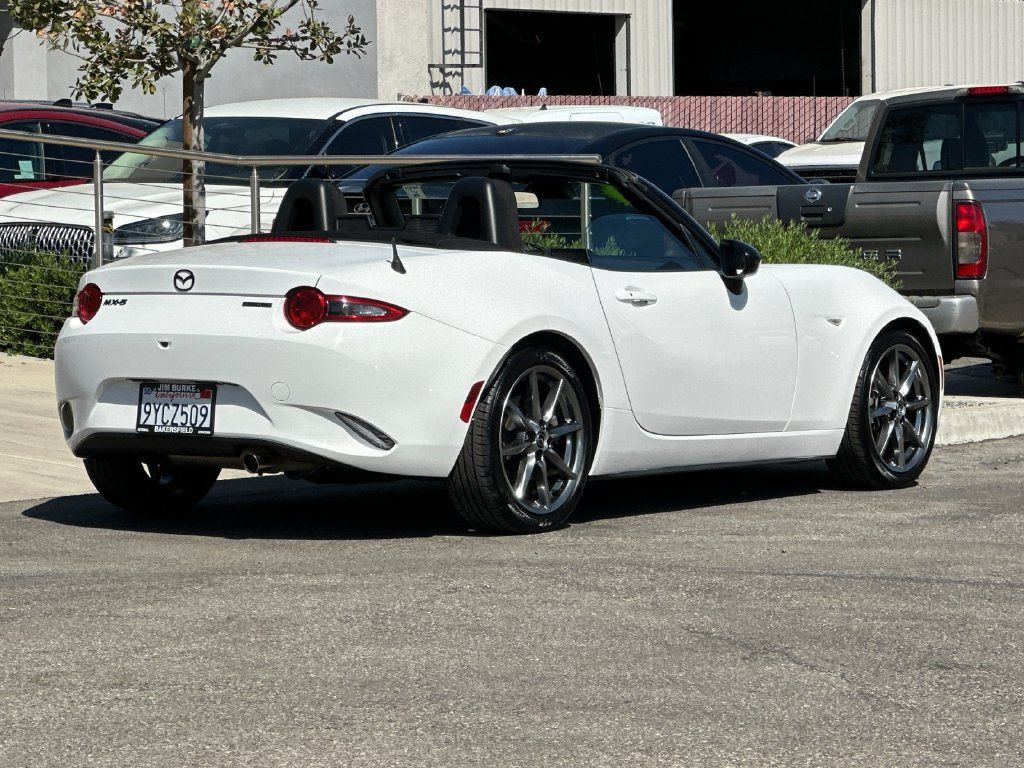 Used 2021 MAZDA MX-5 Miata Sport RWD image 4