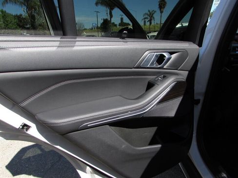 Used 2020 BMW X5 sDrive40i w/ Executive Package image 24