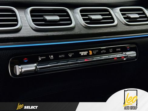 Used 2024 Mercedes-Benz GLS 450 4MATIC image 18