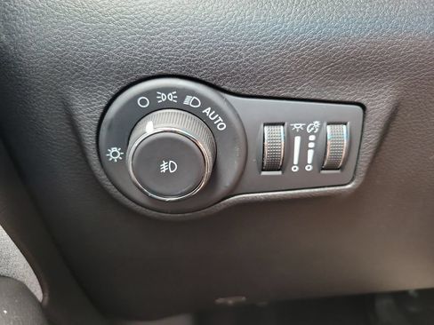 Used 2024 Jeep Compass Latitude AWD/4WD image 37