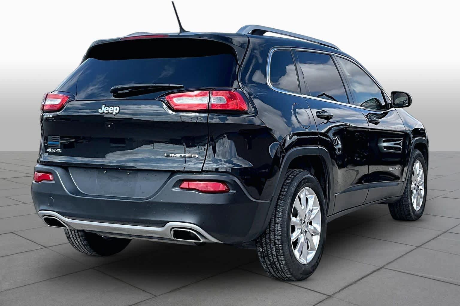 Used 2015 Jeep Cherokee Limited AWD/4WD image 13