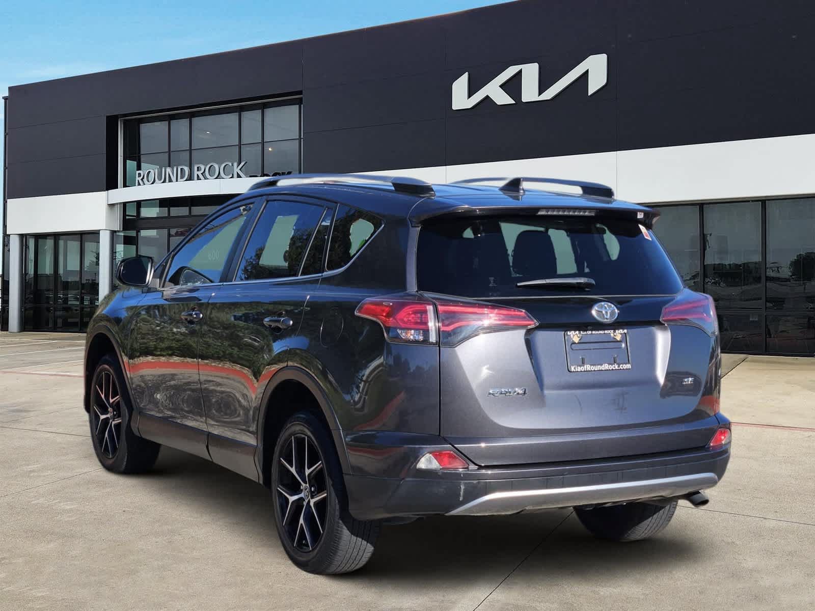 Used 2017 Toyota RAV4 SE w/ Power Special Value Package FWD image 5