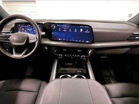 Used 2025 Chevrolet Tahoe Z71 image 14