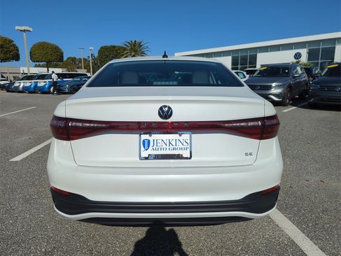 New 2026 Volkswagen Jetta SE image 7