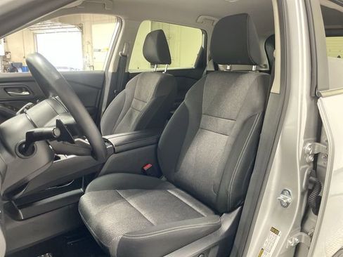 Used 2024 Nissan Rogue SV FWD image 11