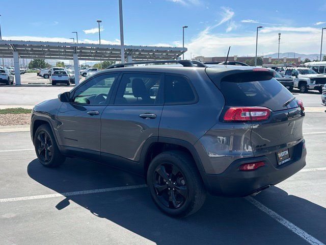 Used 2016 Jeep Cherokee Latitude AWD/4WD image 3