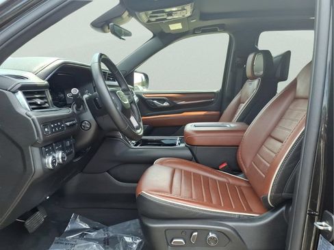 Used 2024 GMC Yukon Denali Ultimate AWD/4WD image 13