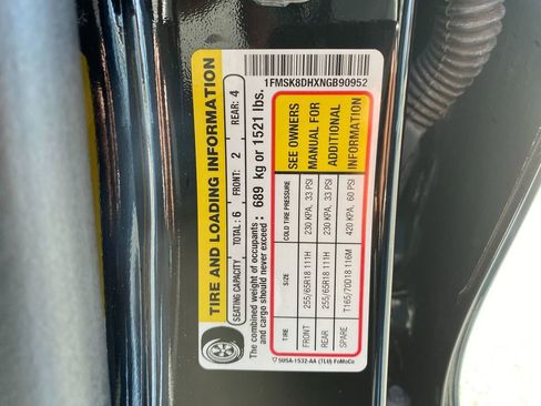 Used 2022 Ford Explorer XLT image 32