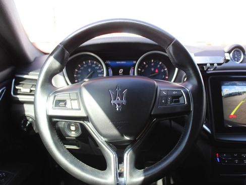 Used 2017 Maserati Ghibli RWD image 33