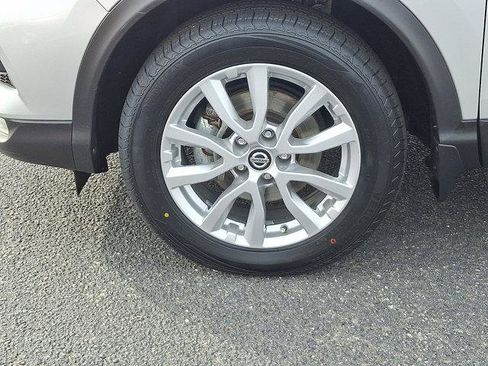 Used 2022 Nissan Rogue Sport SV w/ Technology Package image 8