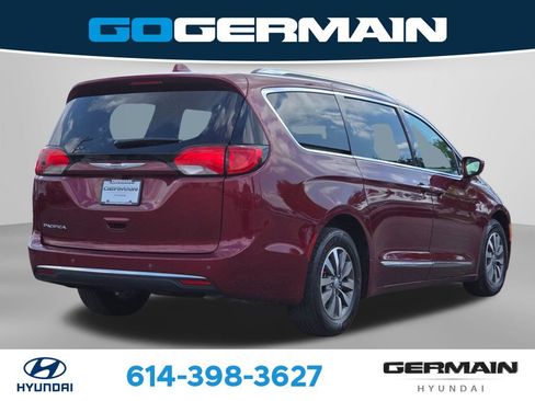 Used 2020 Chrysler Pacifica Touring-L Plus FWD image 8