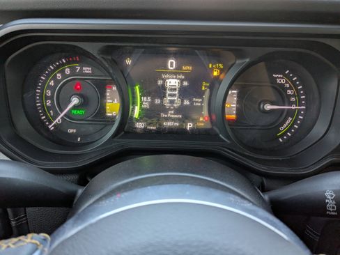 Used 2024 Jeep Wrangler Unlimited Sahara w/ Safety Group AWD/4WD image 29