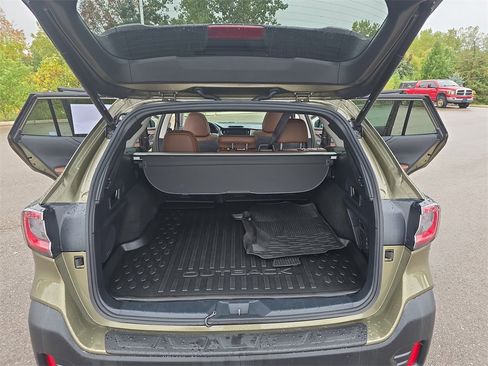 Used 2022 Subaru Outback Touring image 12