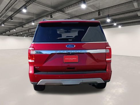 Used 2019 Ford Expedition XLT w/ Equipment Group 202A RWD image 15
