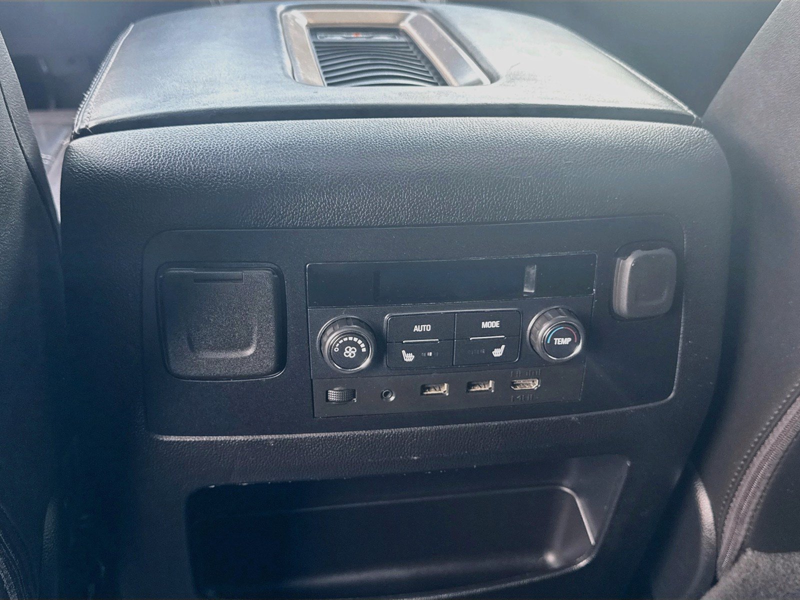 Used 2019 GMC Yukon Denali w/ Denali Ultimate Package AWD/4WD image 27