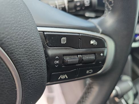 Used 2024 Kia Sportage EX FWD image 23