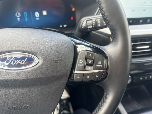 Used 2025 Ford Escape SE image 34