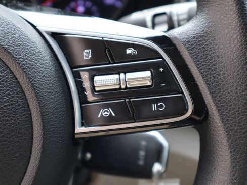 Used 2022 Kia Forte LXS image 13