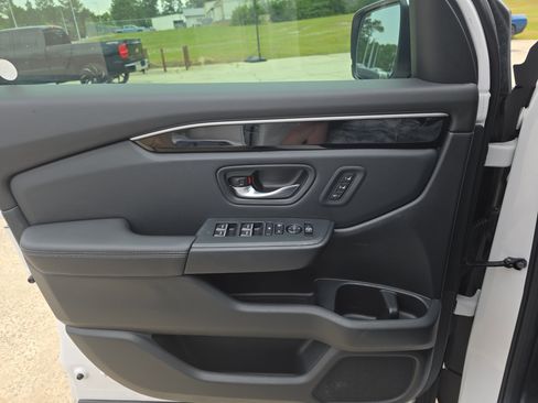 Used 2024 Honda Pilot EX-L image 25