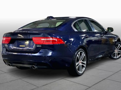 Used 2017 Jaguar XE Premium image 12
