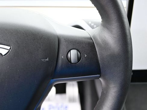 Used 2024 Tesla Model Y Performance AWD/4WD image 18