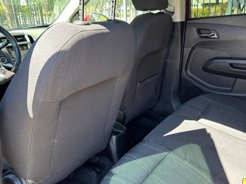 Used 2019 Chevrolet Sonic LT w/ Convenience Package image 32