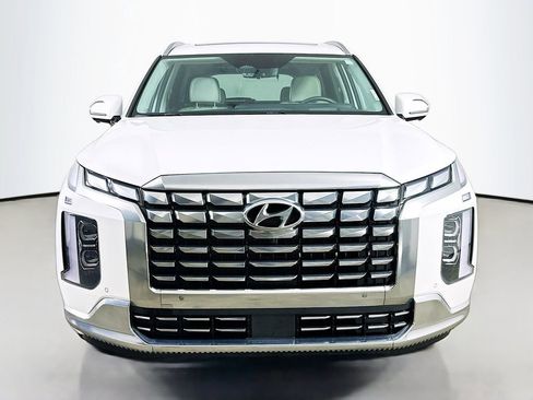 Used 2024 Hyundai Palisade Calligraphy FWD image 2