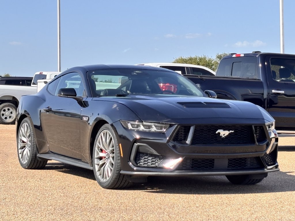 Used 2025 Ford Mustang GT Premium RWD image 2