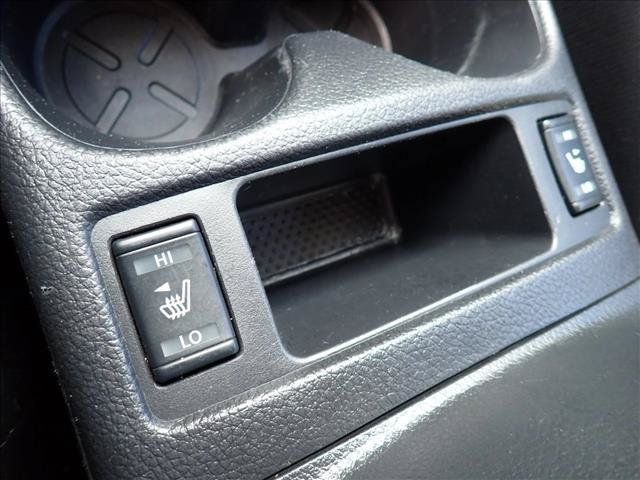 Used 2017 Nissan Rogue SV AWD/4WD image 17