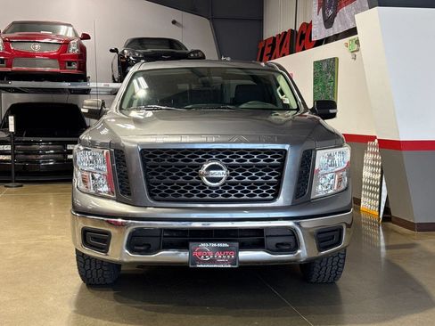 Used 2019 Nissan Titan SV AWD/4WD image 32