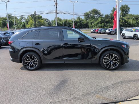 Certified 2025 MAZDA CX-70 Plug-In Hybrid w/ Premium Plus AWD/4WD image 2
